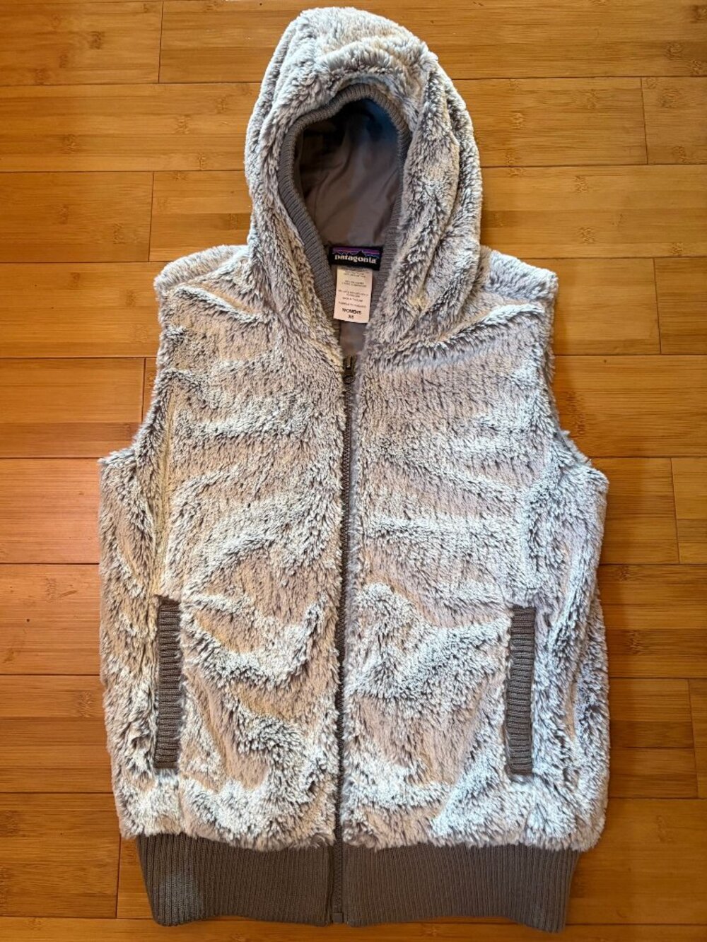 Pategonia Conejo Faux Fur Fleece Hooded Vest Gray XS - Like New Condtion
